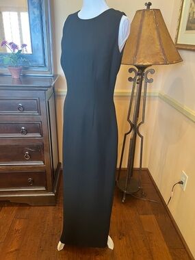 Maggy London Black Sleeveless formal length Sheath Dress 4